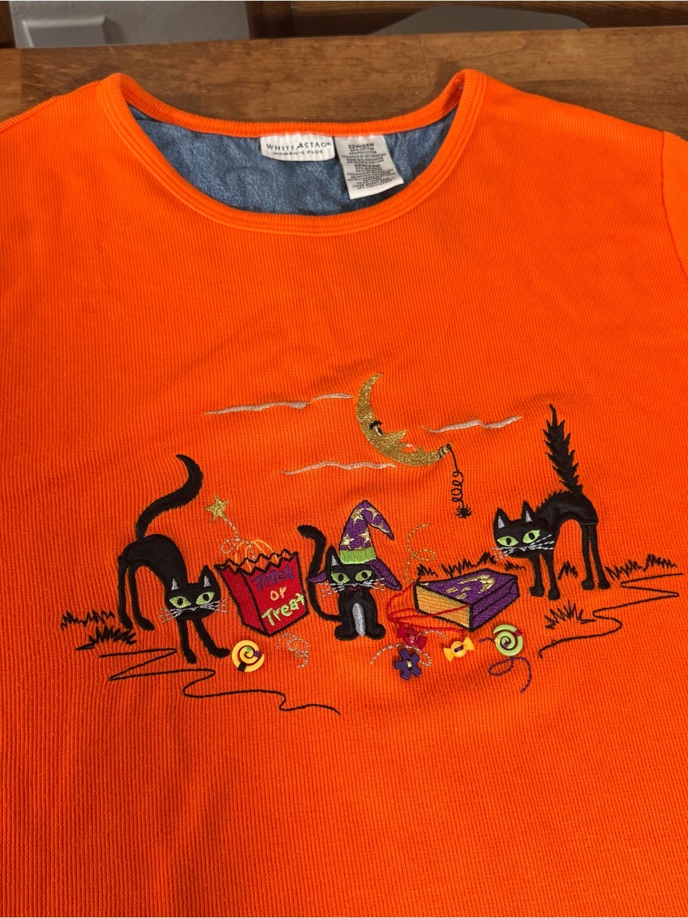 Women’s Vintage 90’s White Stage Halloween Trick Or Treat 3/4 Sleeve Shirt 2XL